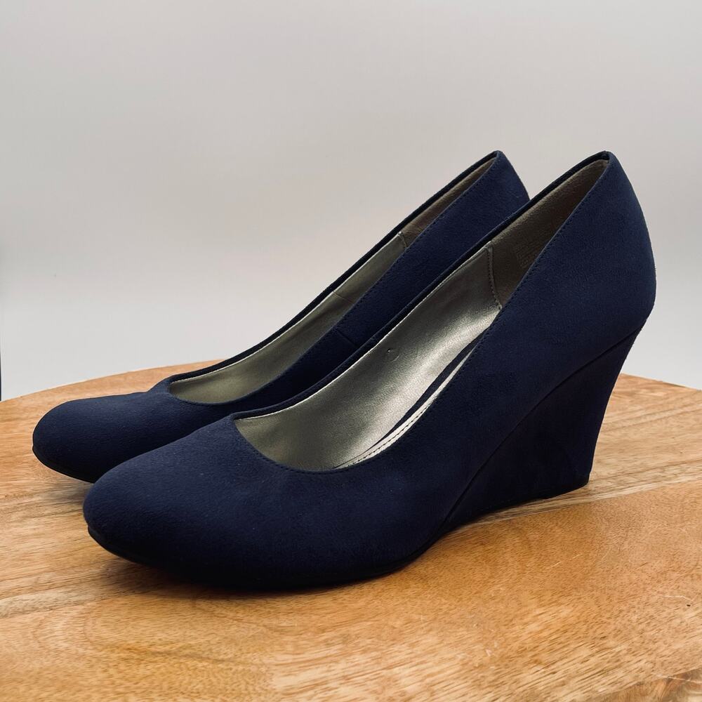Dexter Navy Faux Suede Wedge Heels Size 9 Round Toe Comfort Shoes Office Career